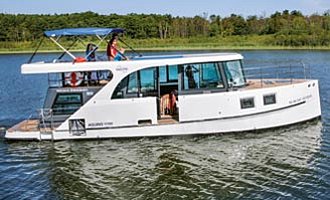 Luxus auf dem Wasser Aquino 1190 - le bateau un peu différent de la flotte